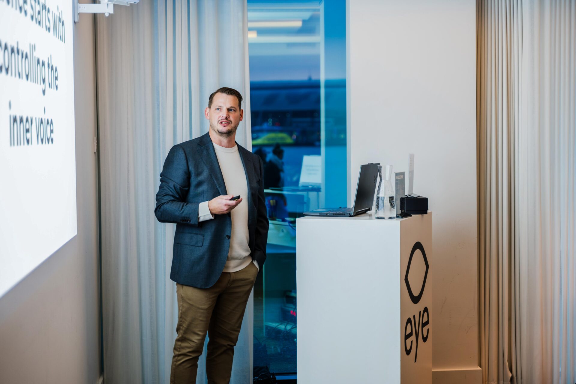 Corporate event photography summit